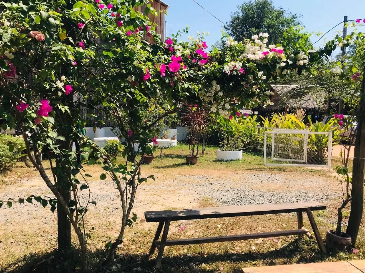Πανσιόν Mama Clares Ξενοδοχείο Σίχανουκβιλ